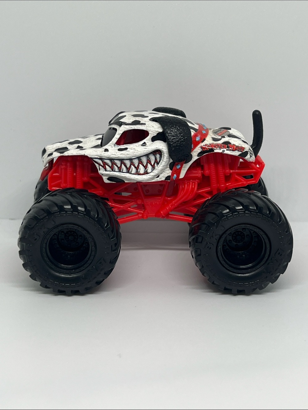 Monster Jam - Monster Mutt - Dalmatian 2024 Series 38 / 1:64 Scale